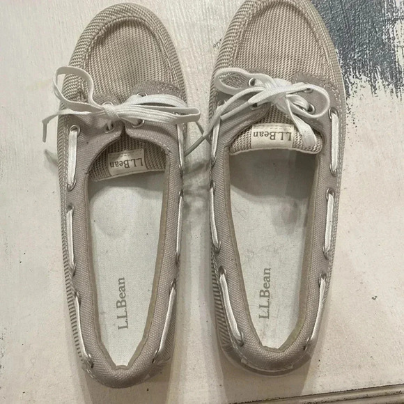 LL BEAN WO SIZE 8 TAUPE SLIP ON  BOAT SHOE EXCELLENT CLEAN CONDITION LACE UP - Picture 2 of 15